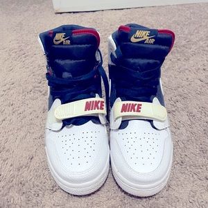 Nike Sneakers . Great condition!